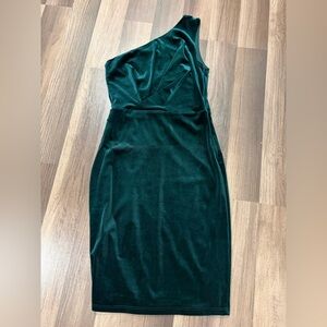 LuLu’s One-Shoulder Green Velvet Dress